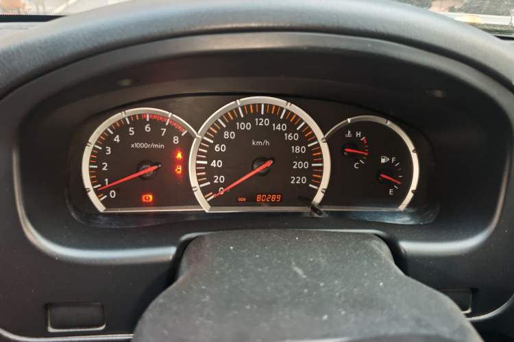 Used Nissan Paladin 2013 2.4L Two-Wheel Drive Standard Version China IV Standard Instrument Cluster