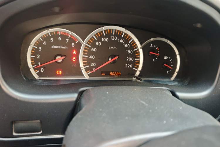 Used Nissan Paladin 2013 2.4L Two-Wheel Drive Standard Version China IV Standard Odometer Close Up