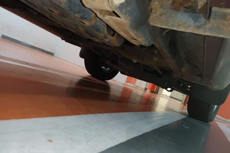 Used Nissan Paladin 2013 2.4L Two-Wheel Drive Standard Edition Emission Standard China IV Chassis Rear Right