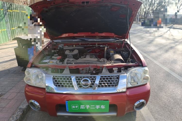 Used Nissan Paladin 2013 2.4L Two-Wheel Drive Standard Edition Emission Standard China IV Engine Bay