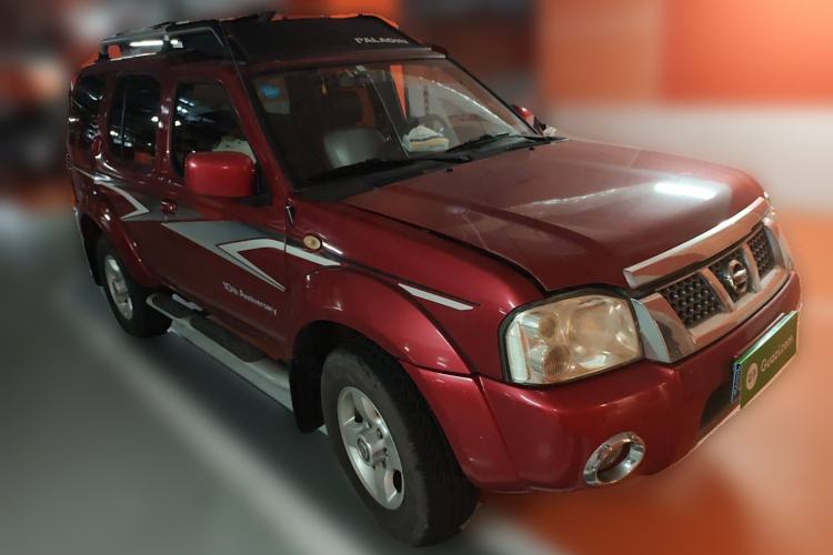 Used Nissan Paladin 2013 2.4L Two-Wheel Drive Standard Edition Emission Standard China IV Front Right 45 Deg