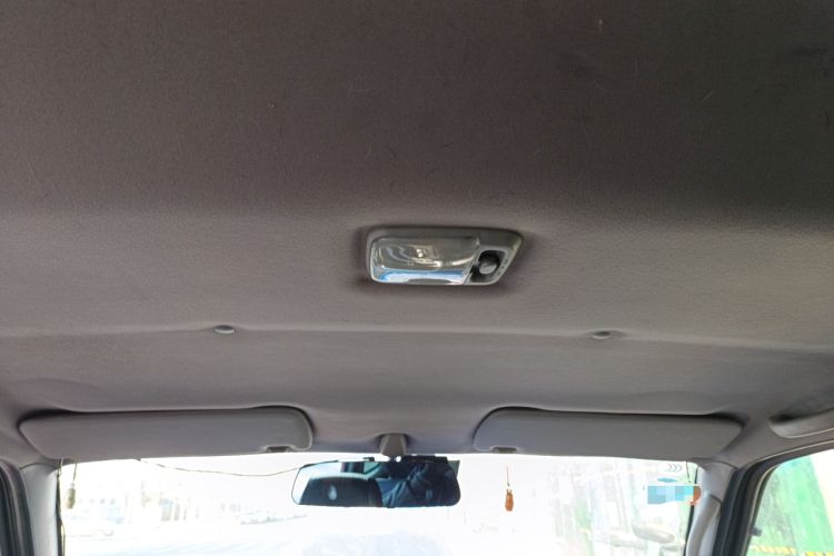 Used Nissan Paladin 2013 2.4L Two-Wheel Drive Standard Edition Emission Standard China IV Headliner
