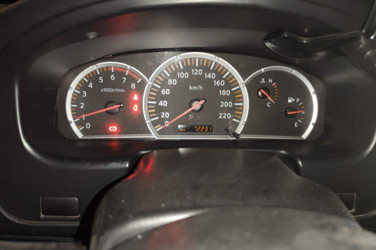 Used Nissan Paladin 2013 2.4L Two-Wheel Drive Standard Edition Emission Standard China IV Odometer Close Up