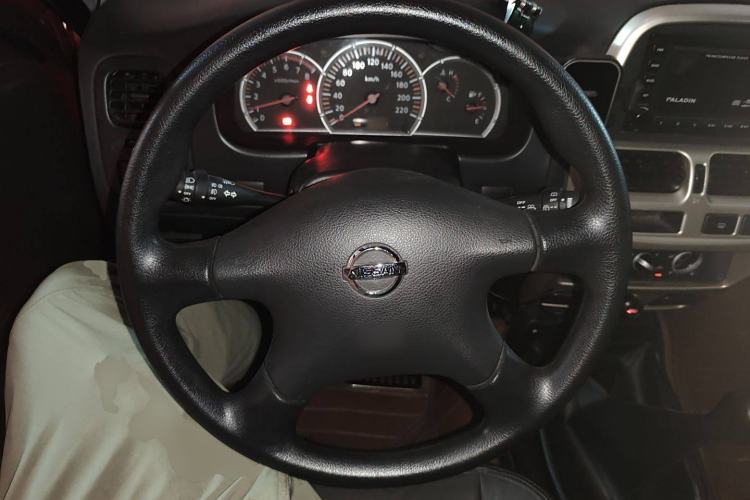 Used Nissan Paladin 2013 2.4L Two-Wheel Drive Standard Edition Emission Standard China IV Steering Wheel