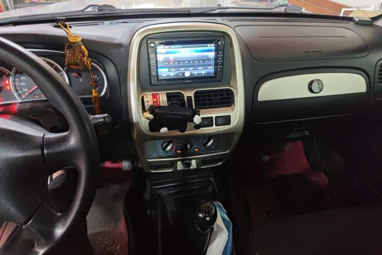 Used Nissan Paladin 2013 2.4L Two-Wheel Drive Standard Version China IV Standard Audio And AC Panel