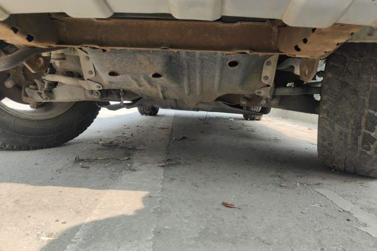 Used Nissan Paladin 2013 2.4L Two-Wheel Drive Standard Version China IV Standard Chassis Front