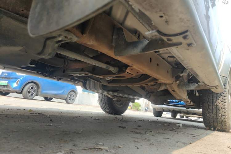 Used Nissan Paladin 2013 2.4L Two-Wheel Drive Standard Version China IV Standard Chassis Front Left