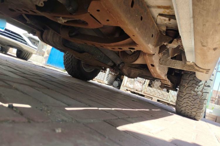 Used Nissan Paladin 2013 2.4L 4x4 Standard Version China V Standard Chassis Front Left