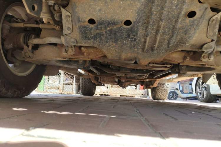 Used Nissan Paladin 2013 2.4L 4x4 Standard Version China V Standard Chassis Front