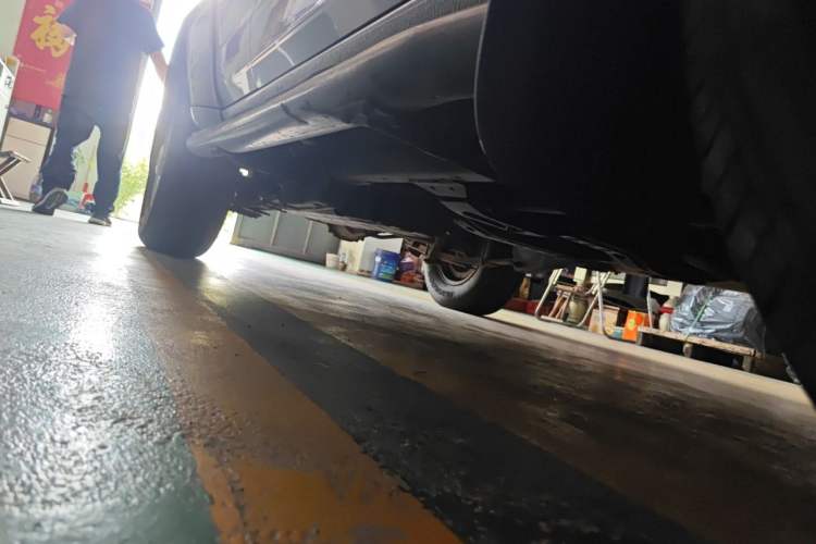 Used Nissan Paladin 2013 2.4L Two-Wheel Drive Standard Version China IV Standard Chassis Front Right