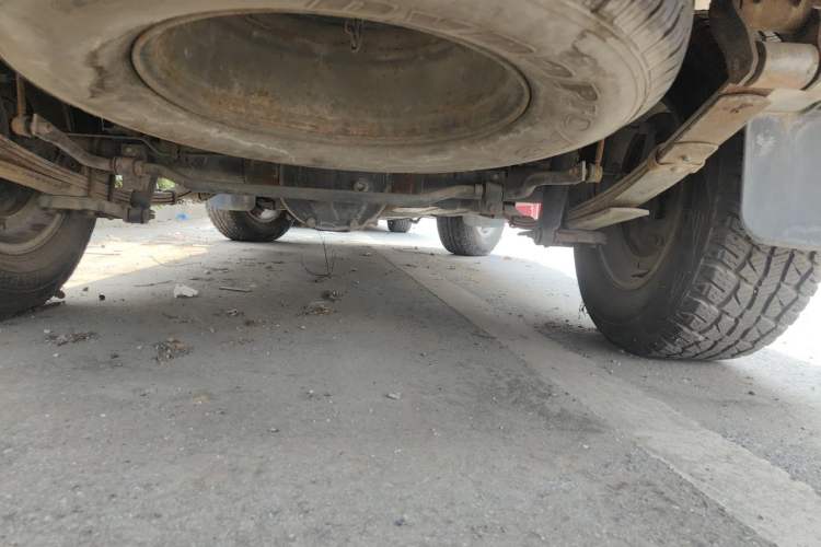 Used Nissan Paladin 2013 2.4L Two-Wheel Drive Standard Version China IV Standard Chassis Rear