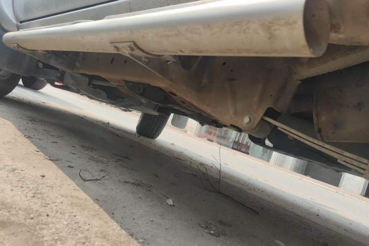 Used Nissan Paladin 2013 2.4L Two-Wheel Drive Standard Version China IV Standard Chassis Rear Left