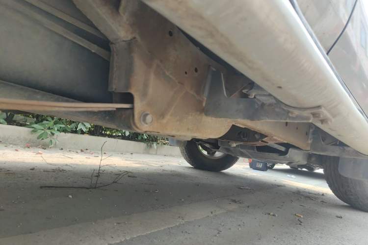 Used Nissan Paladin 2013 2.4L Two-Wheel Drive Standard Version China IV Standard Chassis Rear Right
