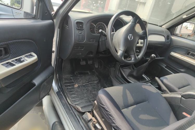 Used Nissan Paladin 2013 2.4L Two-Wheel Drive Standard Version China IV Standard Driver Seat