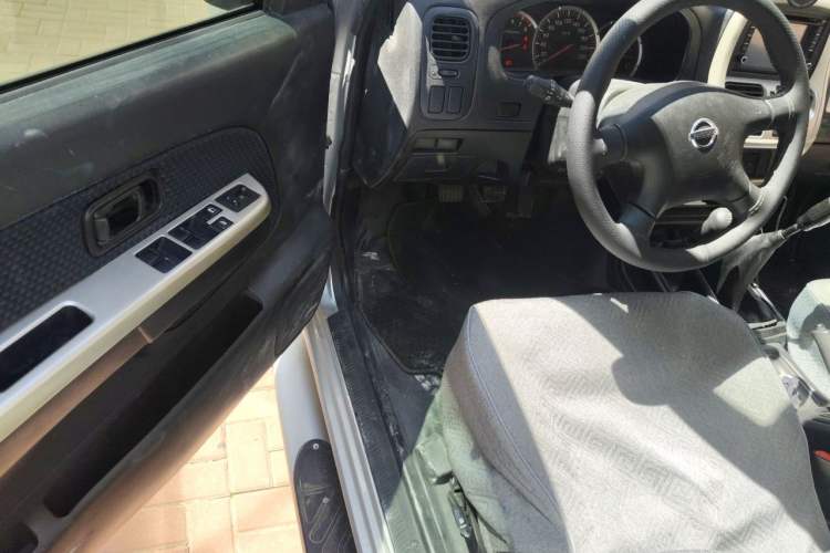 Used Nissan Paladin 2013 2.4L 4x4 Standard Version China V Standard Driver Seat