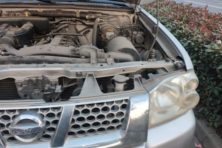 Used Nissan Paladin 2013 2.4L Two-Wheel Drive Standard Version China IV Standard Engine Bay Left
