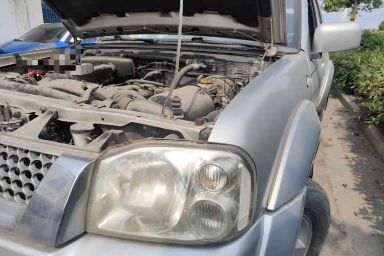 Used Nissan Paladin 2013 2.4L Two-Wheel Drive Standard Version China IV Standard Engine Bay Left