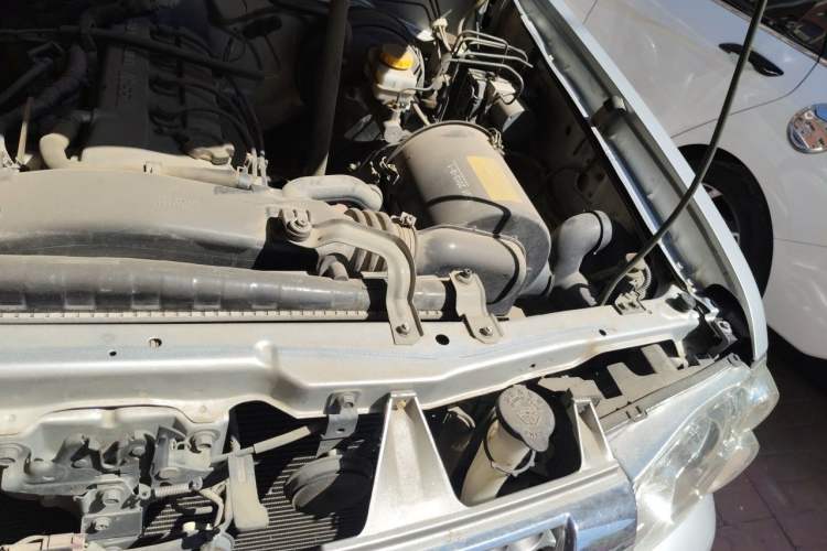 Used Nissan Paladin 2013 2.4L 4x4 Standard Version China V Standard Engine Bay Left