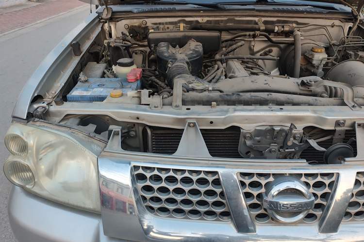 Used Nissan Paladin 2013 2.4L Two-Wheel Drive Standard Version China IV Standard Engine Bay Right