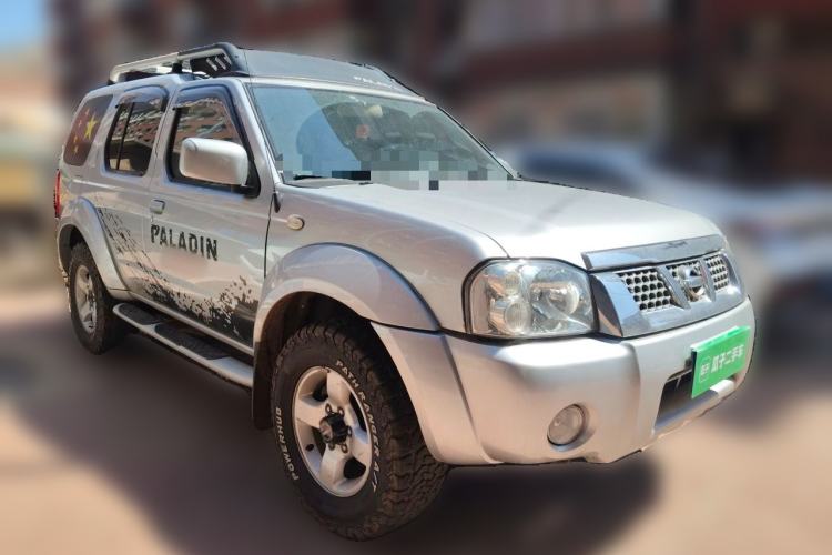 Used Nissan Paladin 2013 2.4L 4x4 Standard Version China V Standard Front Right 45 Deg
