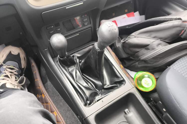Used Nissan Paladin 2013 2.4L 4x4 Luxury Version China V Standard Gear Lever