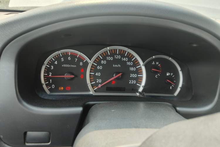 Used Nissan Paladin 2013 2.4L Two-Wheel Drive Standard Version China IV Standard Instrument Cluster