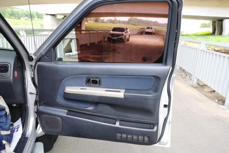 Used Nissan Paladin 2013 2.4L 4x4 Luxury Version China V Standard Interior 5