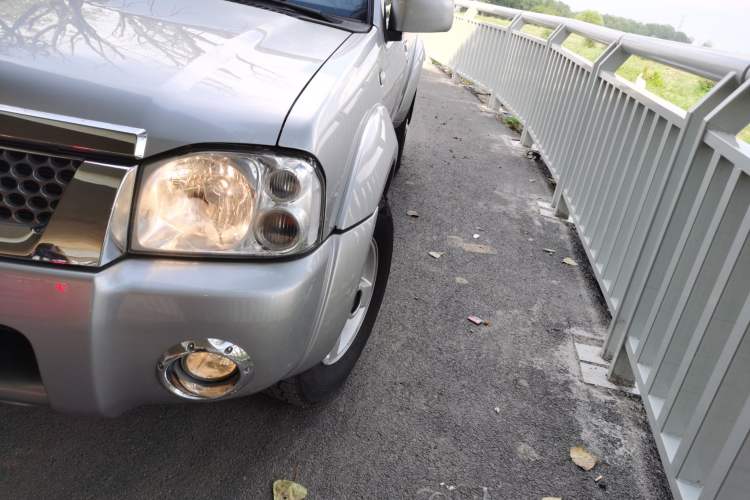 Used Nissan Paladin 2013 2.4L 4x4 Luxury Version China V Standard Left Front Headlight