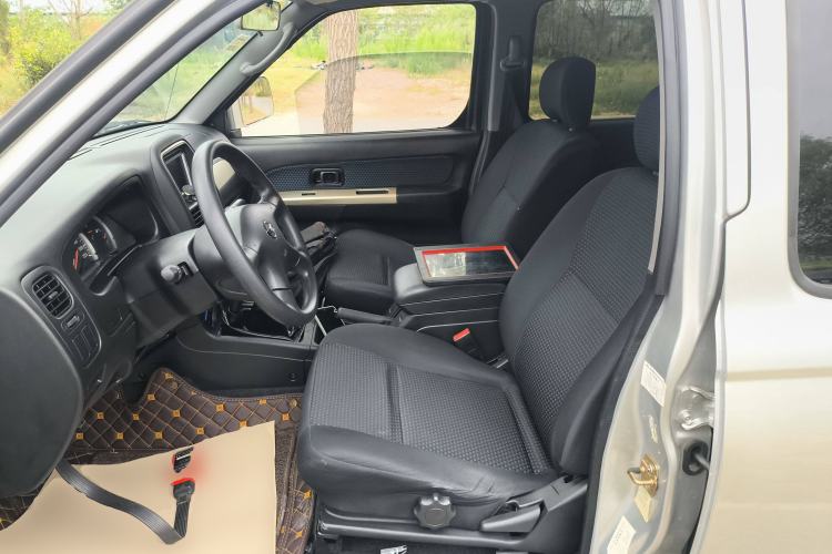 Used Nissan Paladin 2013 2.4L 4x4 Luxury Version China V Standard Left Front Seat