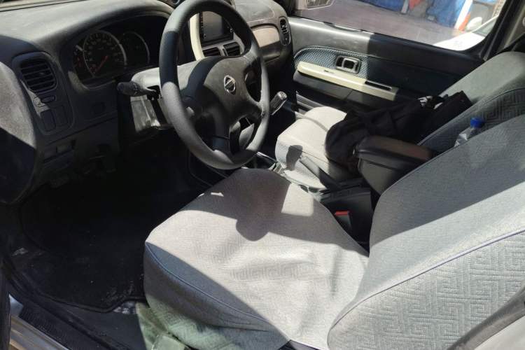 Used Nissan Paladin 2013 2.4L 4x4 Standard Version China V Standard Left Front Seat