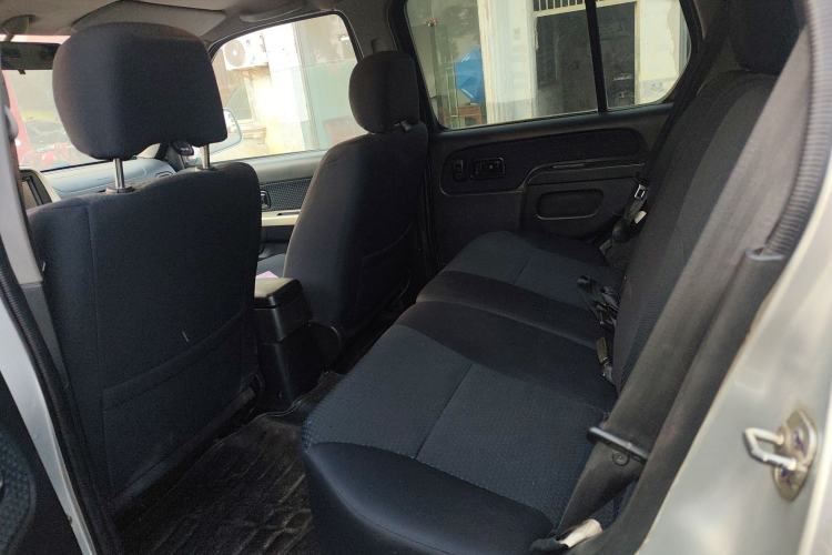 Used Nissan Paladin 2013 2.4L Two-Wheel Drive Standard Version China IV Standard Left Rear Seat