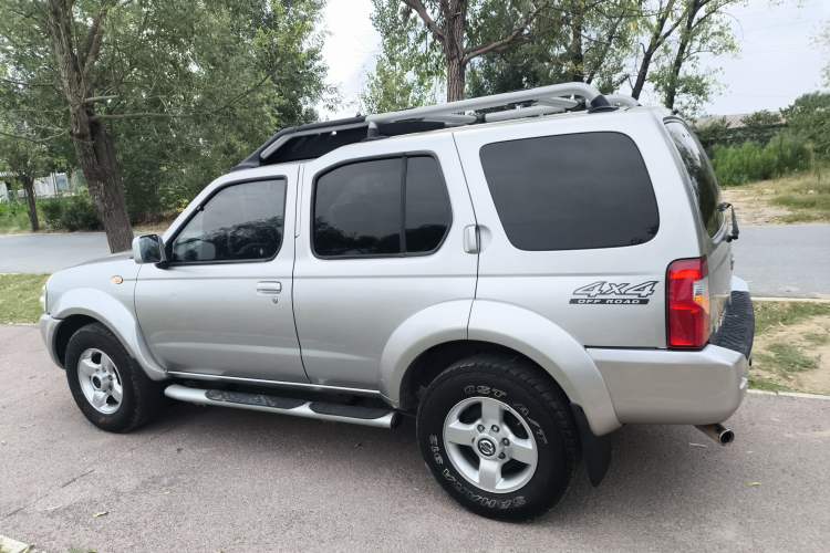 Used Nissan Paladin 2013 2.4L 4x4 Luxury Version China V Standard Left Side