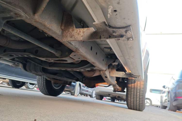 Used Nissan Paladin 2013 2.4L Two-Wheel Drive Standard Version China V Standard Left Side Sill