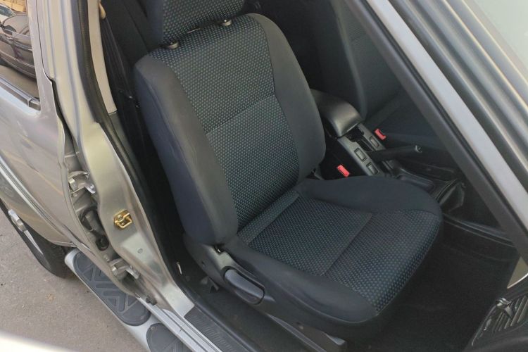 Used Nissan Paladin 2013 2.4L Two-Wheel Drive Standard Version China V Standard Right Front Seat