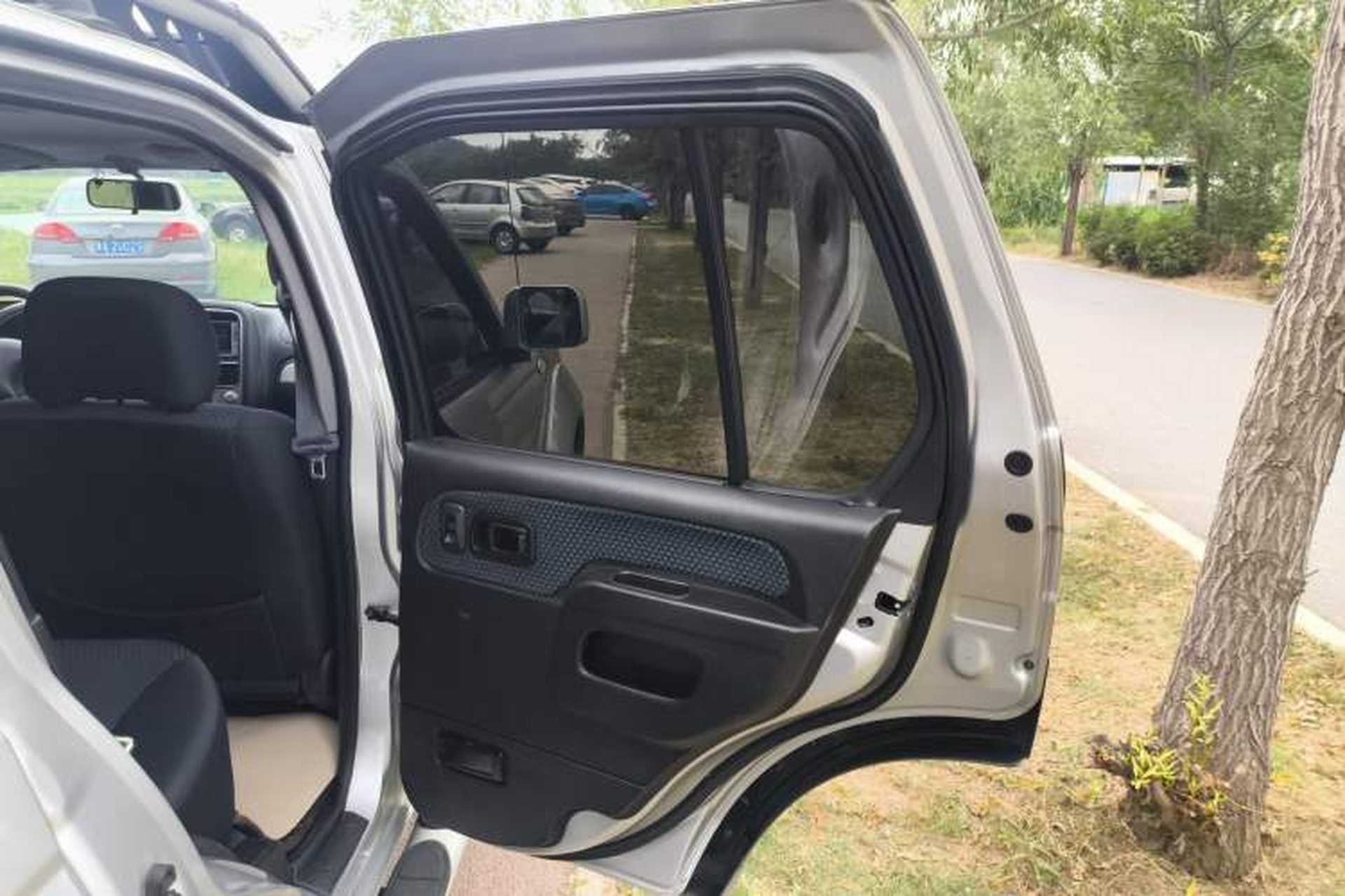 Used Nissan Paladin 2013 2.4L 4x4 Luxury Version China V Standard Right Rear Door Interior