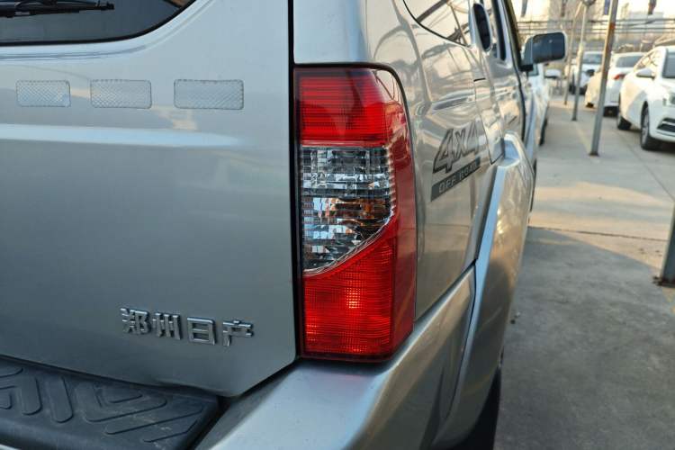 Used Nissan Paladin 2013 2.4L Two-Wheel Drive Standard Version China V Standard Right Rear Taillight