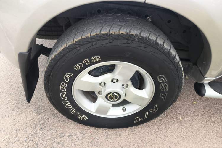 Used Nissan Paladin 2013 2.4L 4x4 Luxury Version China V Standard Right Rear Wheel Hub
