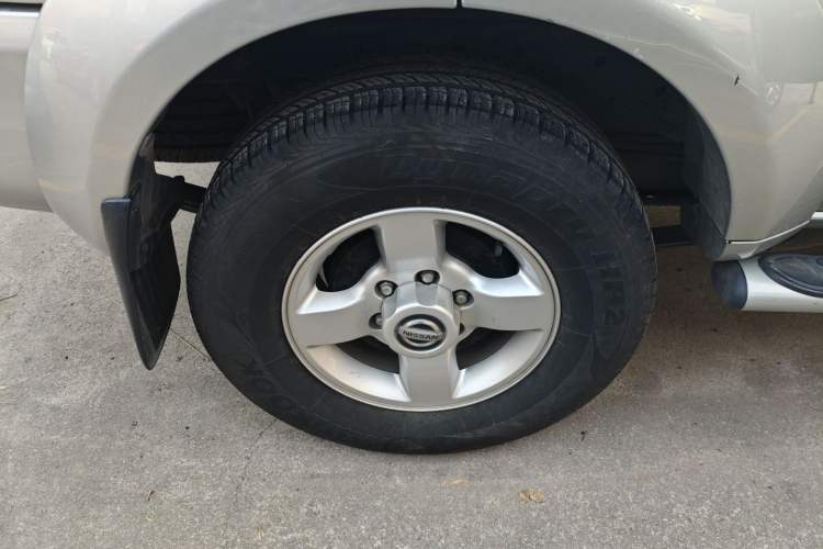 Used Nissan Paladin 2013 2.4L Two-Wheel Drive Standard Version China V Standard Right Rear Wheel Hub