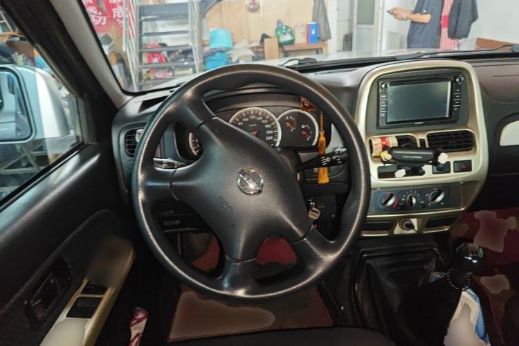 Used Nissan Paladin 2013 2.4L Two-Wheel Drive Standard Version China IV Standard Steering Wheel