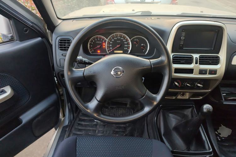 Used Nissan Paladin 2013 2.4L Two-Wheel Drive Standard Version China IV Standard Steering Wheel