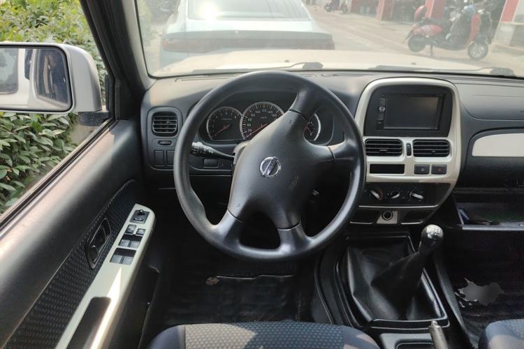 Used Nissan Paladin 2013 2.4L Two-Wheel Drive Standard Version China IV Standard Steering Wheel