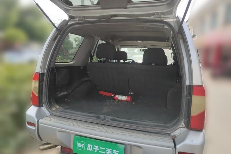 Used Nissan Paladin 2013 2.4L Two-Wheel Drive Standard Version China IV Standard Trunk