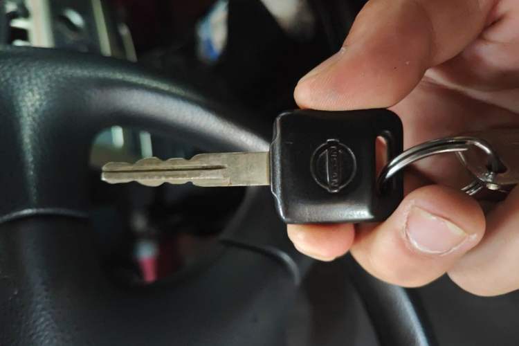 Used Nissan Paladin 2013 2.4L Two-Wheel Drive Standard Version China IV Standard Vehicle Key