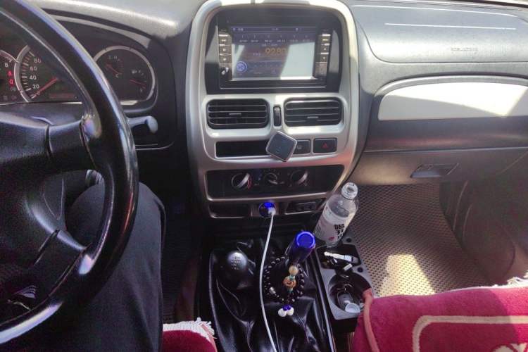 Used Nissan Paladin 2013 2.4L Two-Wheel Drive Standard Version China IV Standard Audio And AC Panel