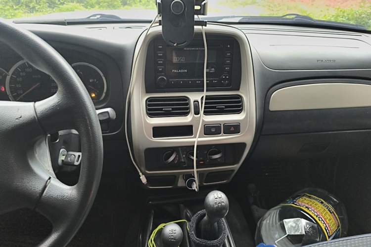 Used Nissan Paladin 2013 2.4L 4x4 Standard Version China V Standard Audio And AC Panel