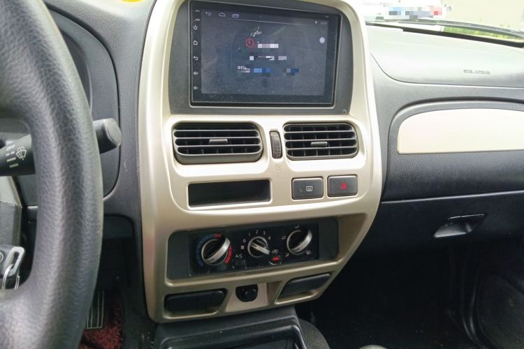 Used Nissan Paladin 2013 2.4L Two-Wheel Drive Standard Version China IV Standard Audio And AC Panel