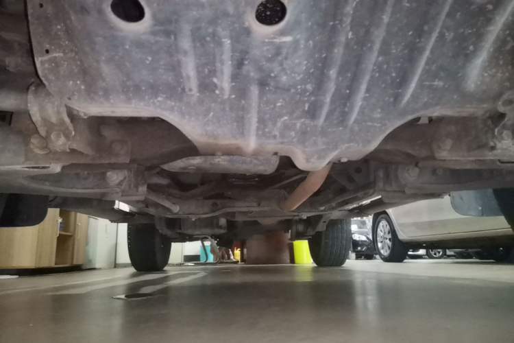 Used Nissan Paladin 2013 2.4L Two-Wheel Drive Standard Version China IV Standard Chassis Front