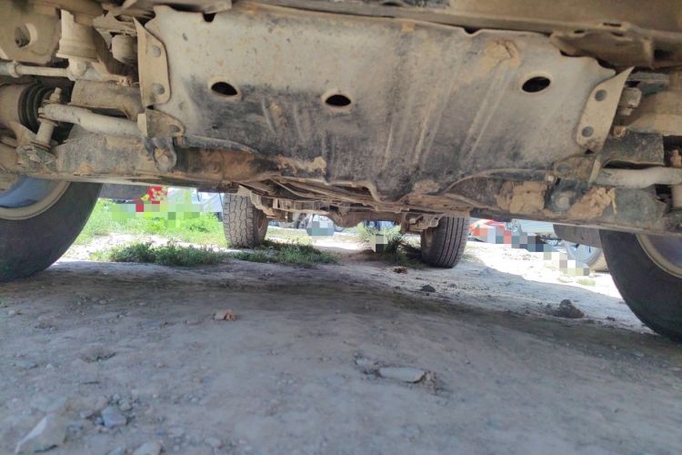 Used Nissan Paladin 2013 2.4L Two-Wheel Drive Standard Version China IV Standard Chassis Front