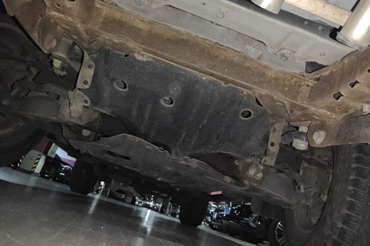 Used Nissan Paladin 2013 2.4L Two-Wheel Drive Standard Version China V Standard Chassis Front