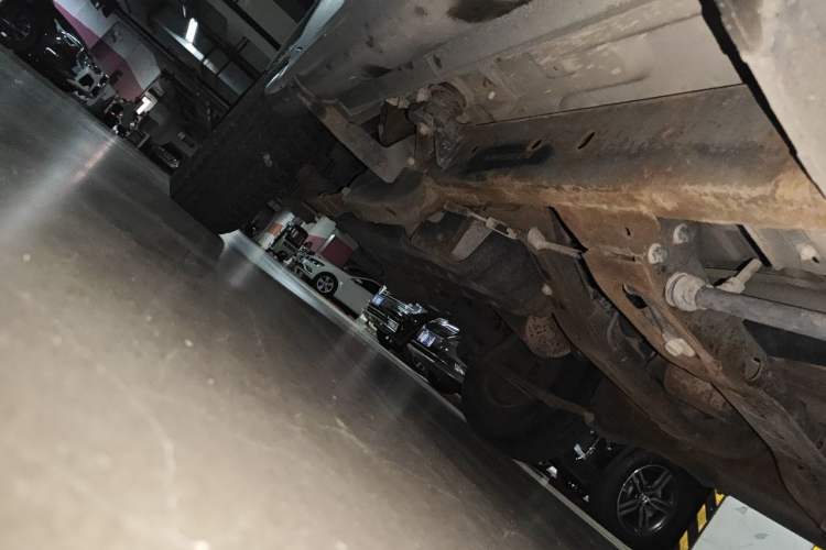 Used Nissan Paladin 2013 2.4L Two-Wheel Drive Standard Version China V Standard Chassis Front Right